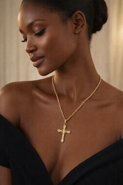 Vintage Gold Tone Cross Pendant Necklace 24 Inch Chain